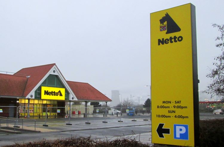 Netto showing signs